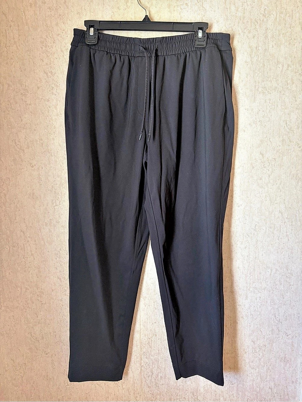 lululemon On The Fly Pant *Woven 27" Black Track Pants Medium